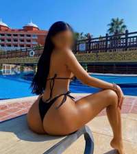 Mersin Esmer Escort'ta Uzun Saçları ve Alevli Bakışları ile İz Bırakan Esmer Kız